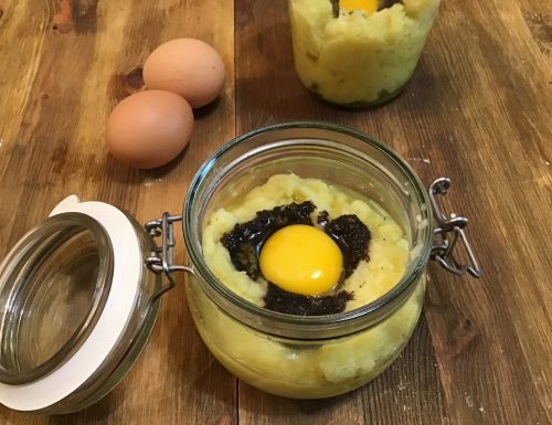 Crema di patate con uovo e tartufo