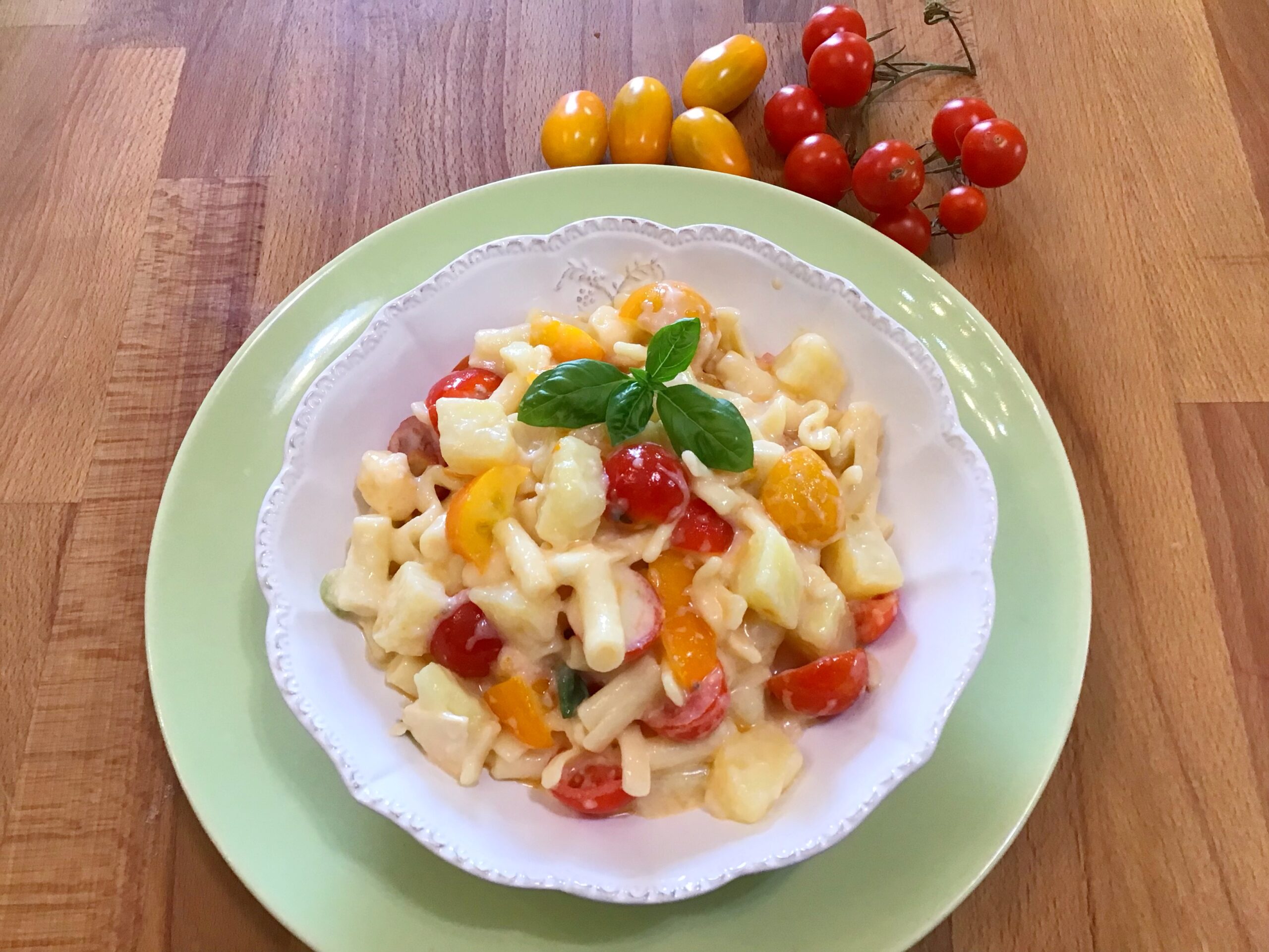 Pasta e patate con provola estiva