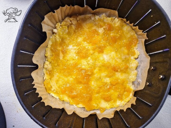 crostata veloce con marmellata di pesche
