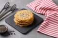 Cialde al parmigiano e semi di chia: lo snack keto croccante e veloce
