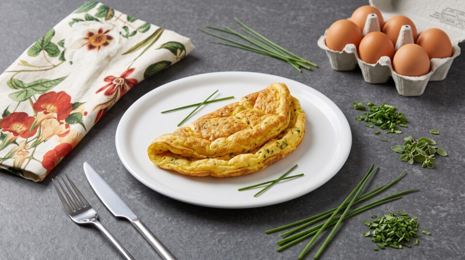 omelette soufflé alle erbe aromatiche keto