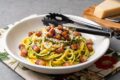 Zoodles alla carbonara keto: la ricetta sfiziosa per un primo senza carboidrati