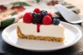 Cheesecake keto ai frutti di bosco: il dessert cremoso e goloso