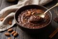 Porridge chetogenico al cioccolato fondente: cremoso e saziante