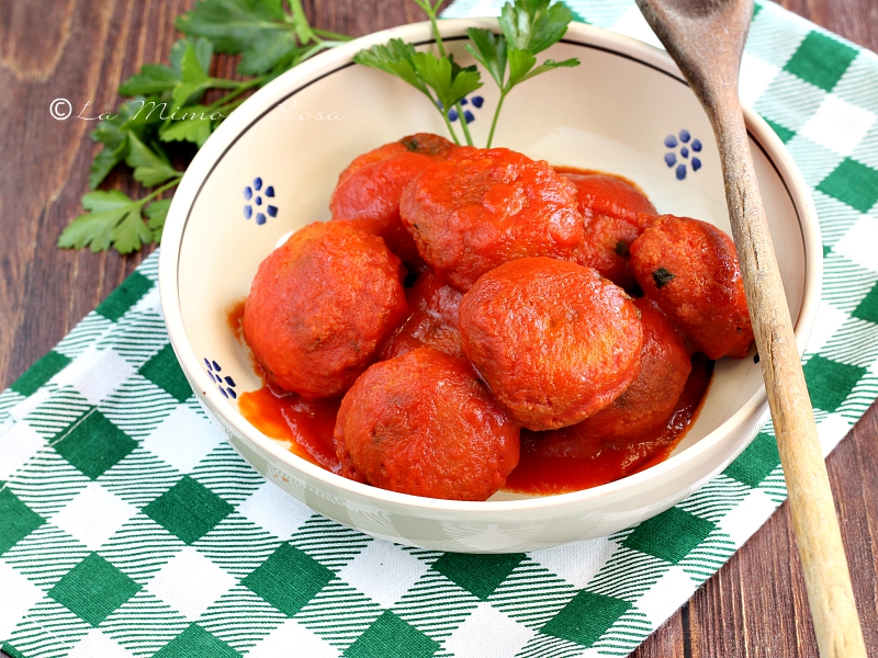 Polpette di pane al sugo