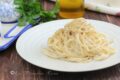 Spaghetti cacio e pepe col trucchetto infallibile per la cremina perfetta!