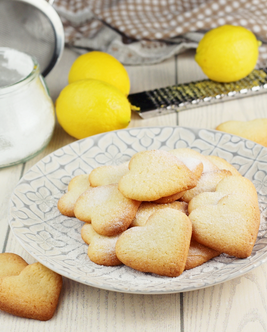 Biscotti di San Valentino al limone ricetta