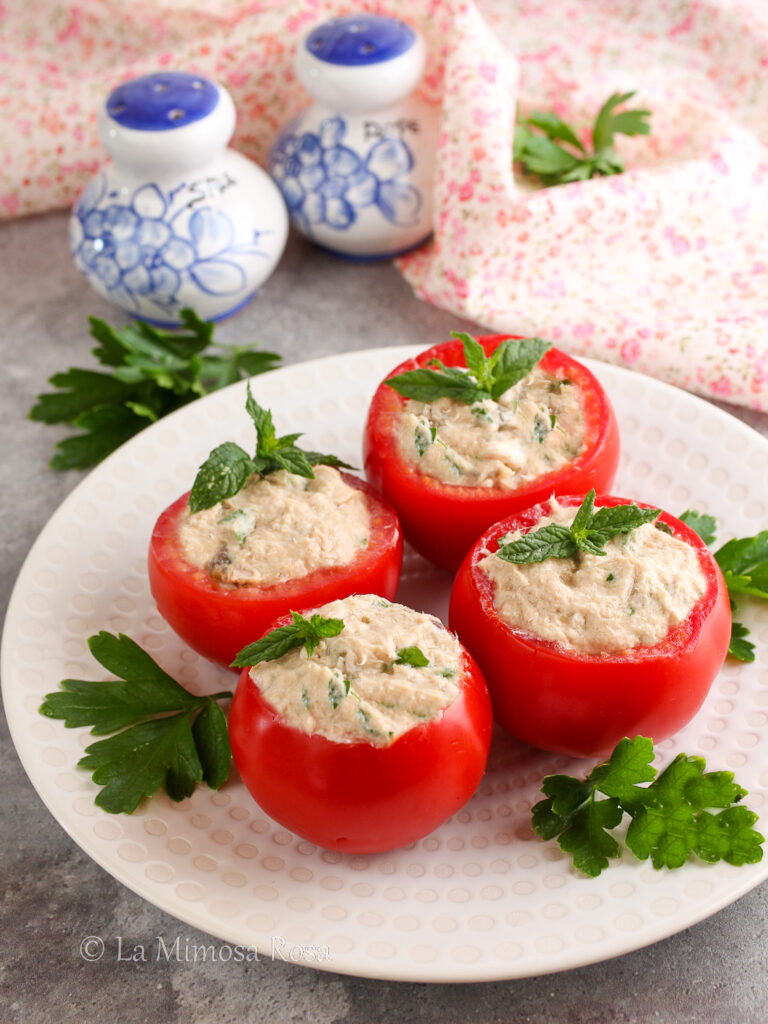 POMODORI RIPIENI DI TONNO E YOGURT, freschi, deliziosi e ...