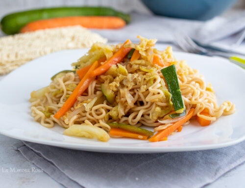 Noodles vegetariani alle verdure