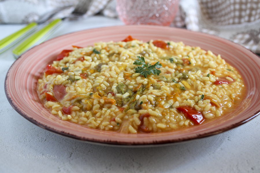 Risotto semintegrale con fiori di zucca e pomodorini senza burro