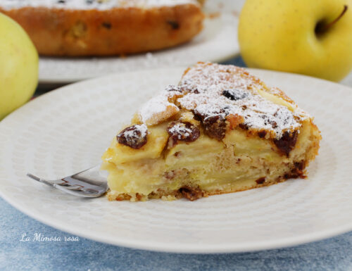 Torta autunnale con mele e frutta secca con poca farina e poco zucchero