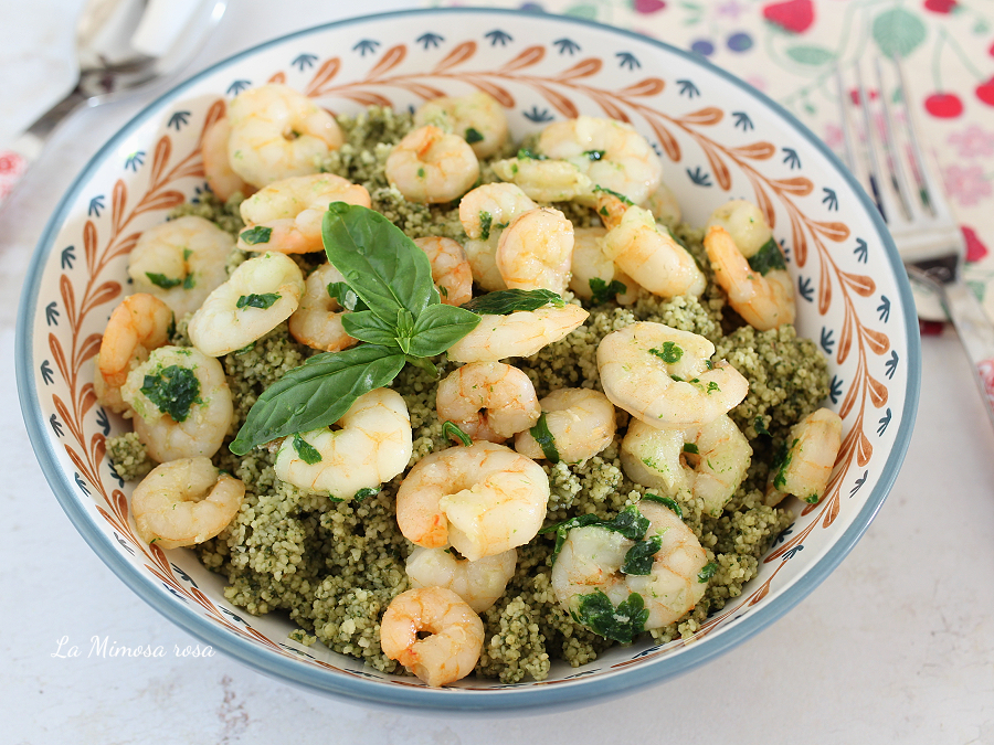 Cous cous al pesto e gamberetti.