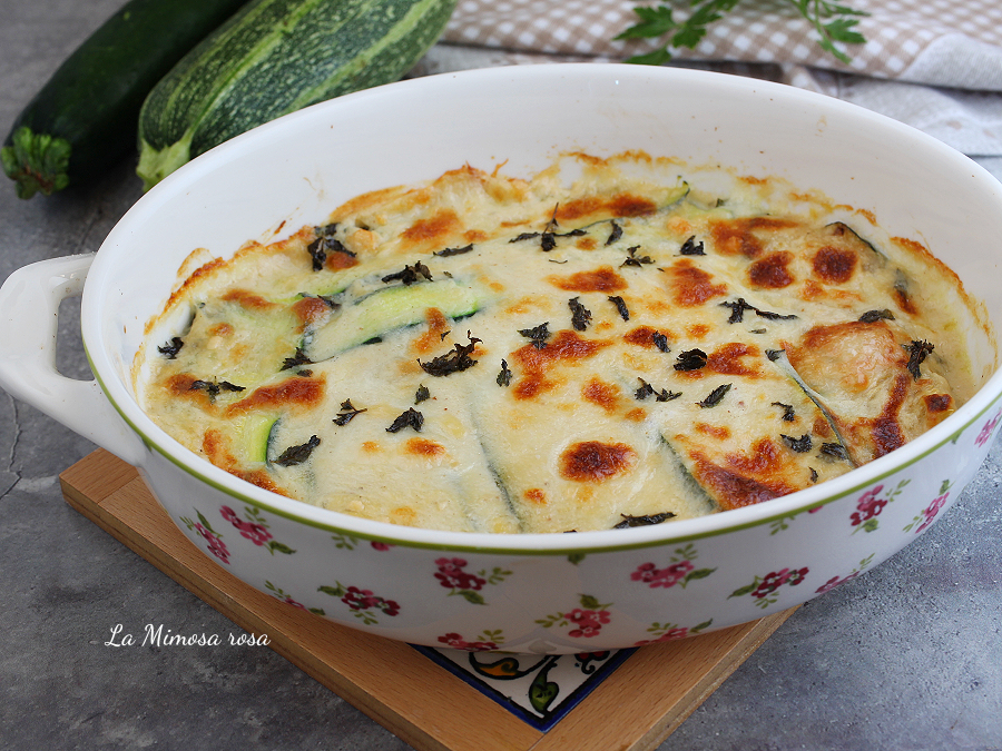 Parmigiana di zucchine bianca saporita
