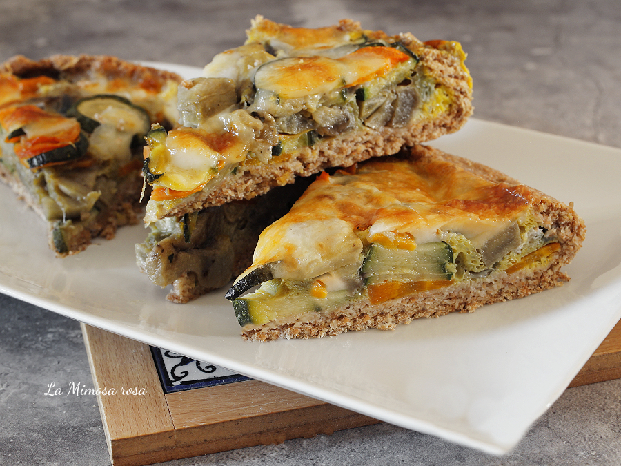 Torta salata integrale con verdure e Asiago.