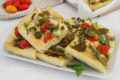 Pizza bianca alla ligure con fagiolini, patate, pesto e...