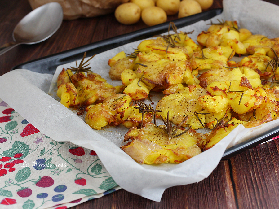 Patate novelle schiacciate al forno
