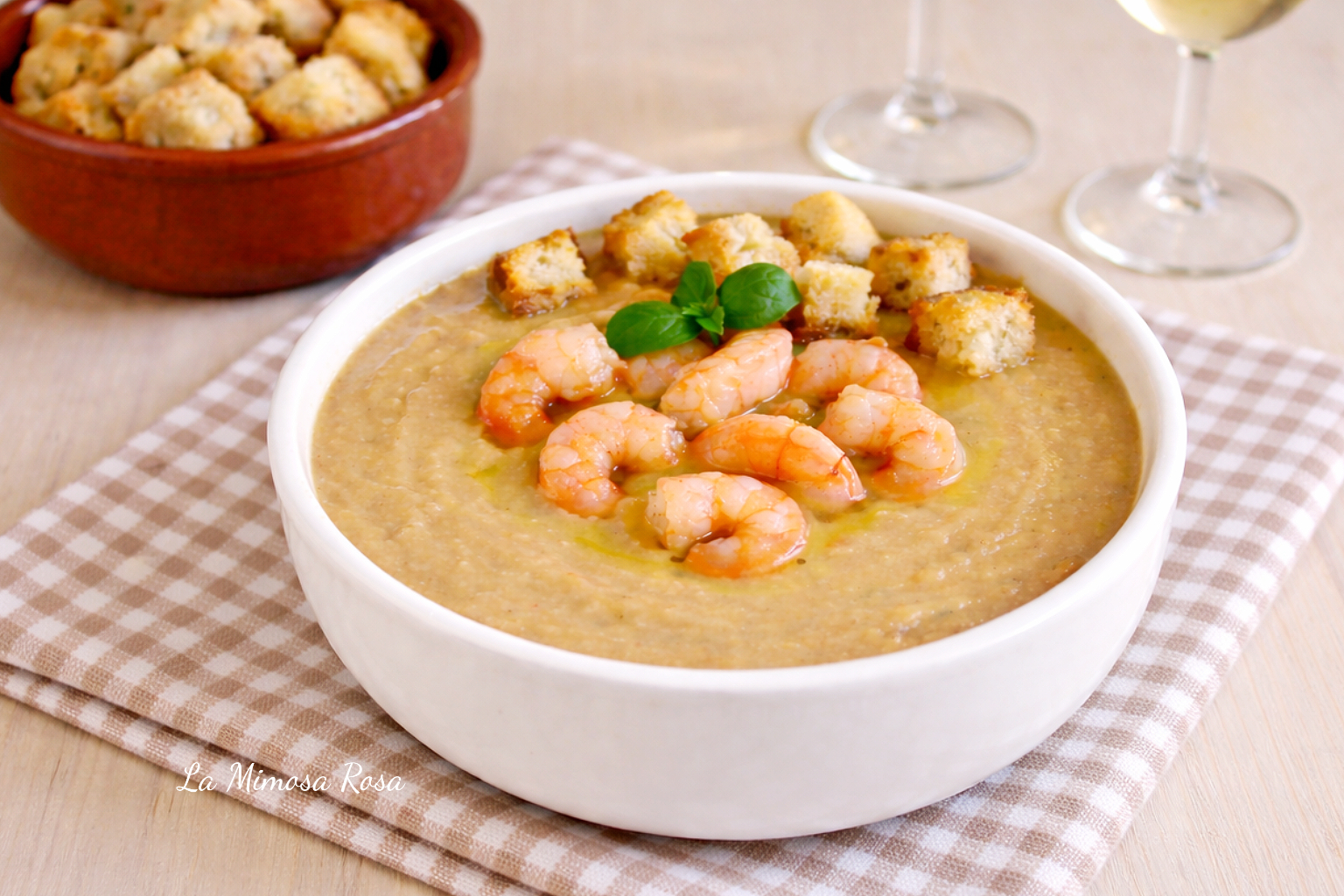 Vellutata di ceci con gamberi