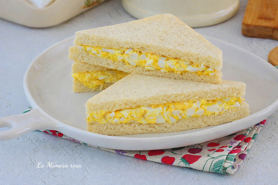 Sandwich con le uova o tamago sando.