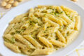 Pasta con pesto di mandorle e limone