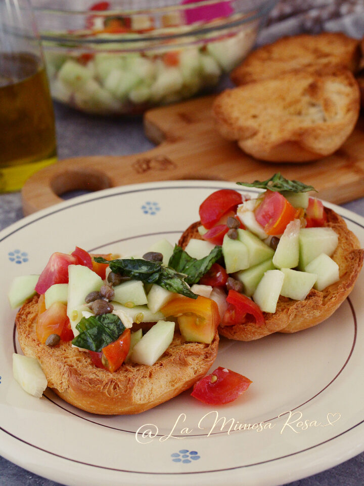 Frise condite alla pugliese ricetta