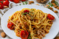 Spaghetti al pesto di pomodori e mandorle: la ricetta estiva pronta in 10 minuti