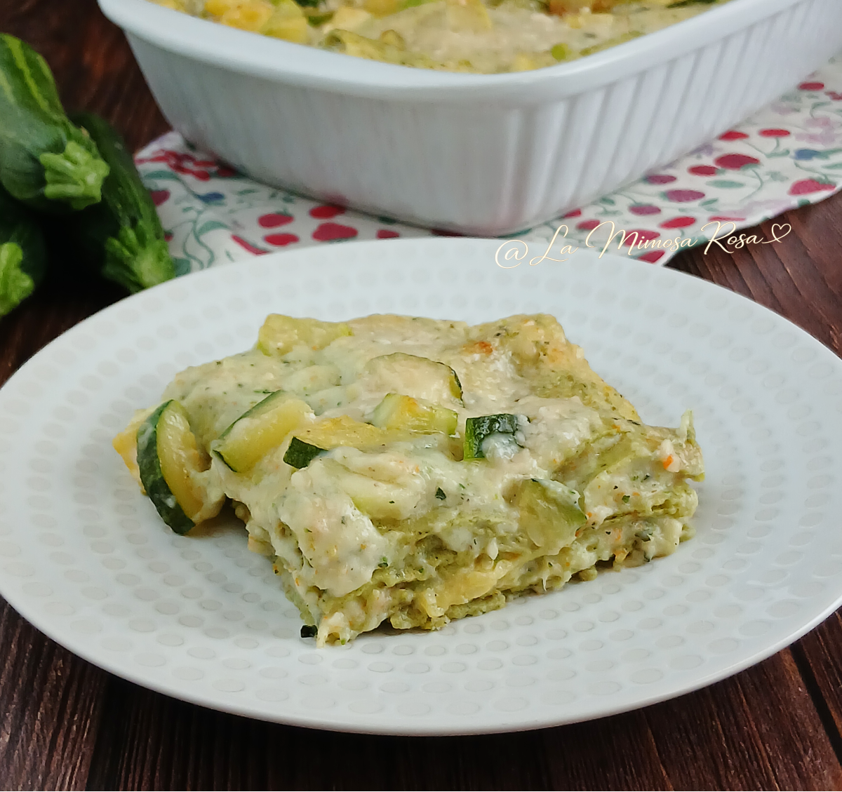 Lasagne con crema di zucchine, fiori di zucca e besciamella