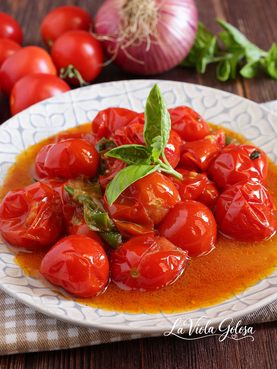 Pomodori scattarisciati in padella alla salentina ricetta