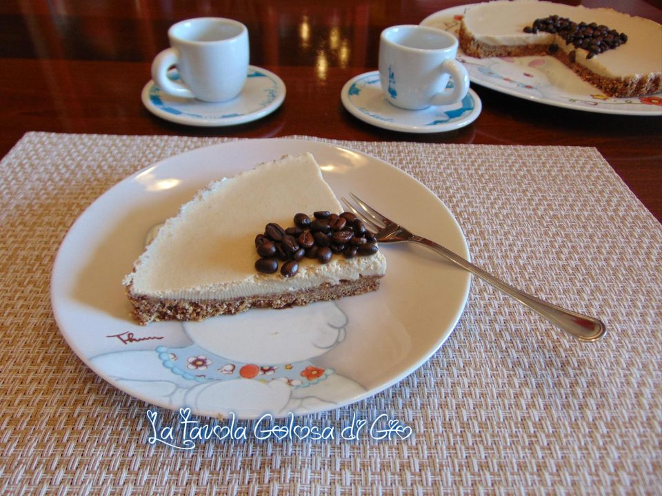 Crostata ripiena con ricotta e caffè