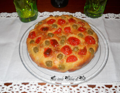 Focaccia soffice in pastella con olive