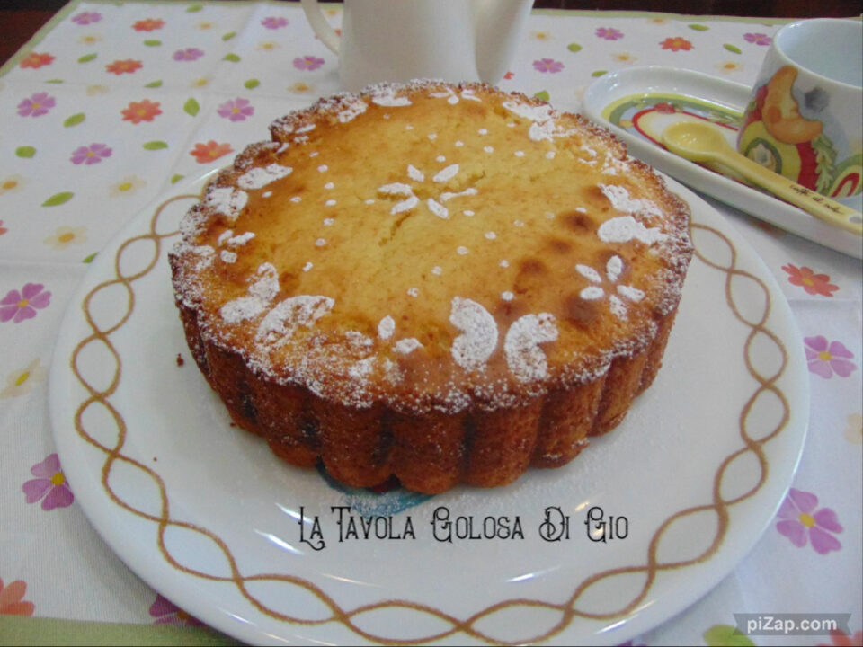 Torta con farina di mandorle senza bilancia