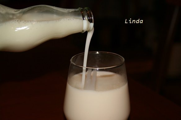 “Latte” di mandorla crudo