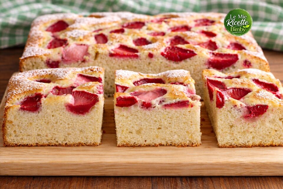 TORTA ALLE FRAGOLE BIMBY MORBIDONA