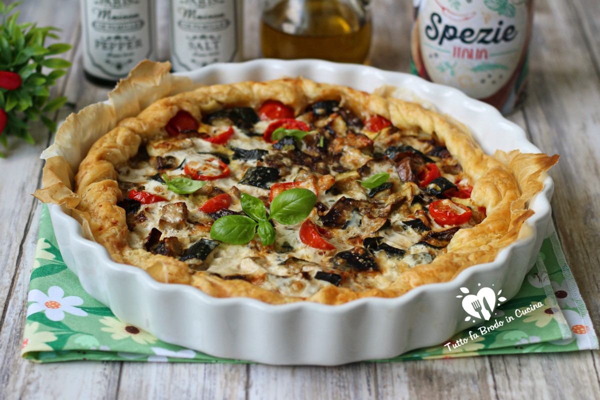 torta salata con zucchine e pomodorini