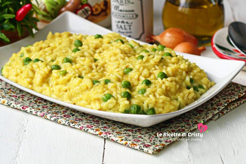 RISOTTO ALLO ZAFFERANO CON PISELLI