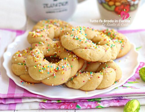 Biscotti Ciambelline di Pasqua Intrecciate