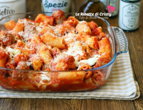 Pasta al forno con salsiccia e besciamella