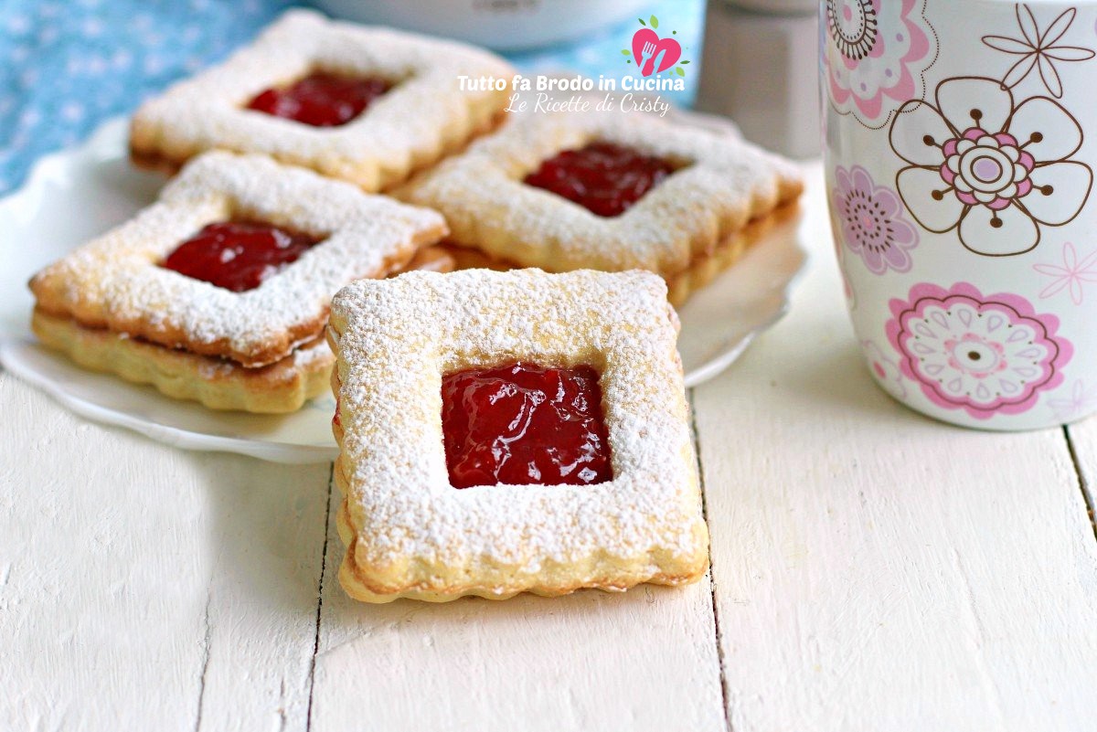 BISCOTTI FROLLINI ALLA MARMELLATA QUADRATI