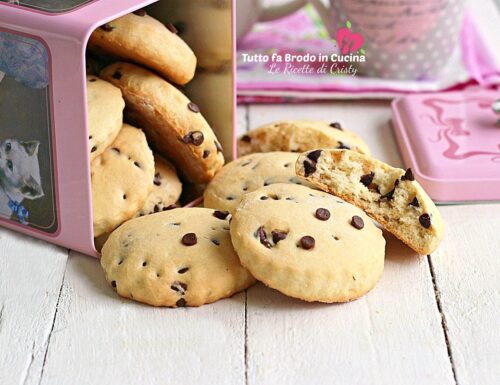 Biscotti Frollini con Gocce di Cioccolato: Dolce Tentazione!
