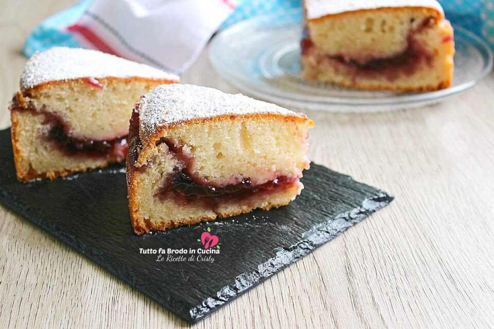 TORTA ALLO YOGURT E MARMELLATA