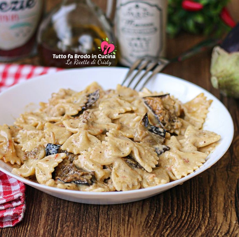 PASTA CON MELANZANE E FUNGHI 