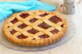 Crostata Speziata alla Marmellata di Fragole: dolce Rustico e Avvolgente!