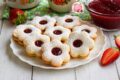 Biscotti alla Marmellata di Fragole con l'impasto dei canestrelli "anche Bimby"