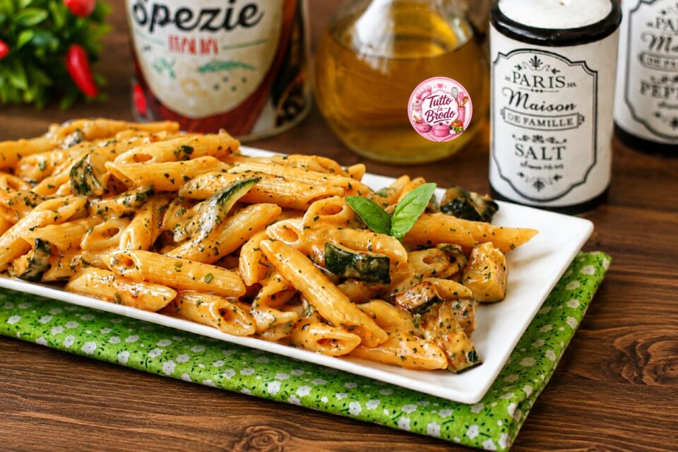 PASTA SALMONE E ZUCCHINE