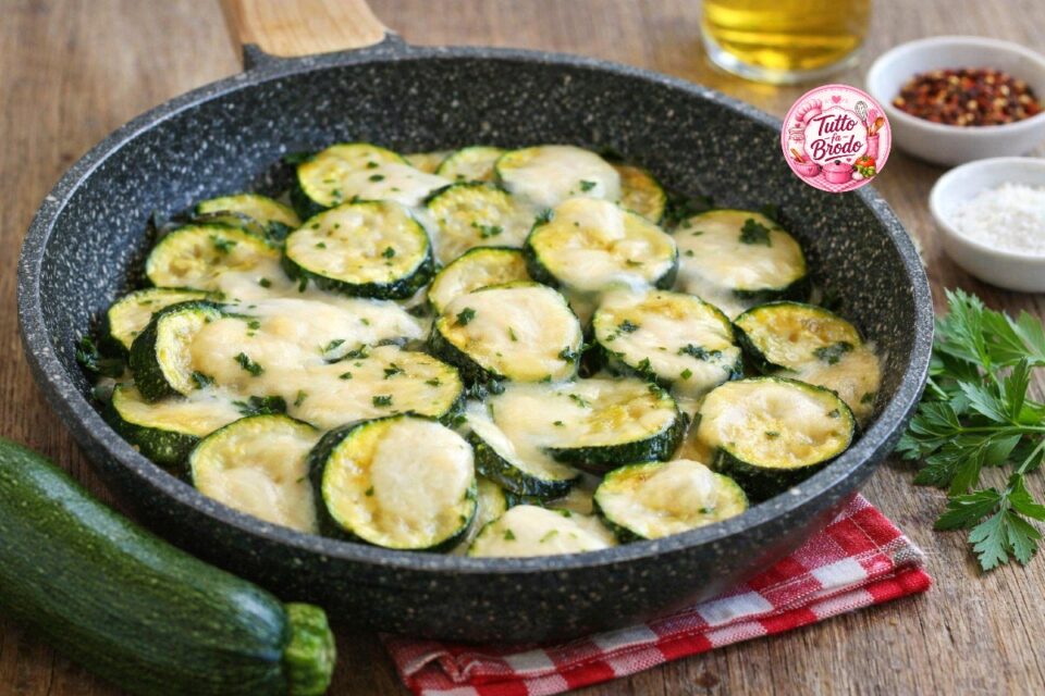ZUCCHINE AL PARMIGIANO E MOZZARELLA