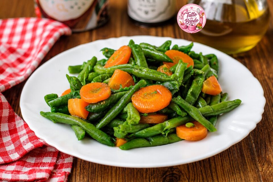INSALATA DI FAGIOLINI E CAROTE BOLLITE