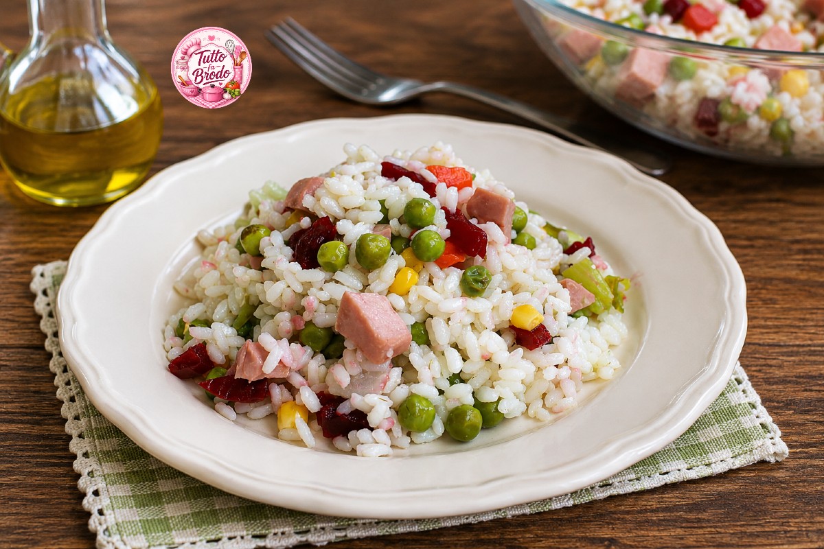 INSALATA DI RISO CON BARBABIETOLA E WURSTEL