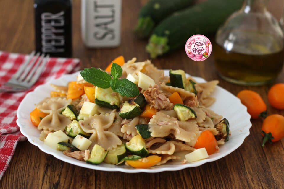 PASTA FREDDA INTEGRALE CON TONNO E ZUCCHINE