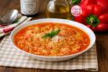 Risotto al Sugo di Peperoni: Cremoso, Facile e Ricco di Gusto