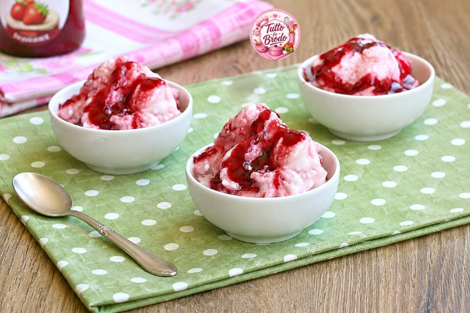 SORBETTO AL LIMONE E FRUTTI DI BOSCO