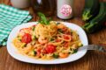Pasta con Zucchine Gamberetti e Pomodorini: Facile e Saporita